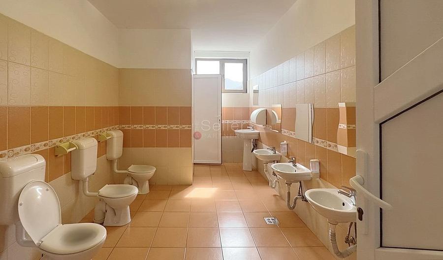 Casă individuală cu 7 camere cu Canalizare în Bunloc
