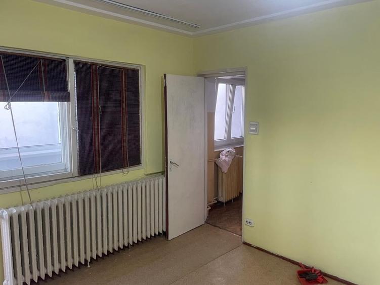 Garsonieră decomandată în Gorjului