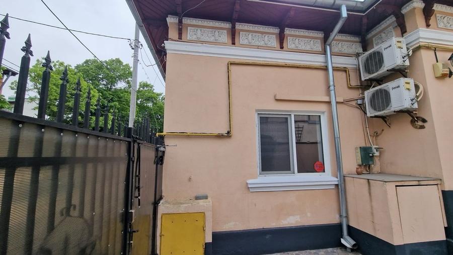 Casă cu 4 camere cu Teren 131 Mp în Gara de Nord