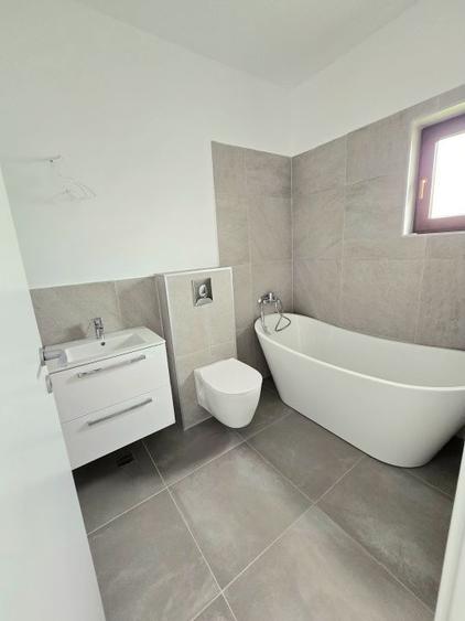 Casă individuală cu 3 camere cu Canalizare în Balotești