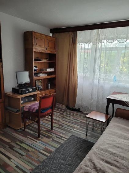 Apartament cu 3 camere semidecomandat în Ultracentral