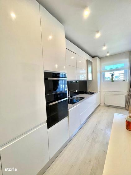Apartament cu 3 camere în Tei