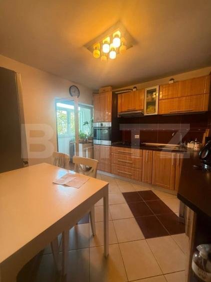 Apartament cu 3 camere decomandat în Micro 5