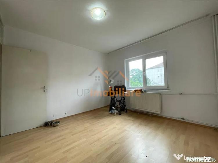 Apartament cu 3 camere decomandat în Decebal