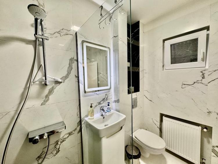 Apartament cu 2 camere decomandat, mobilat în Cornișa