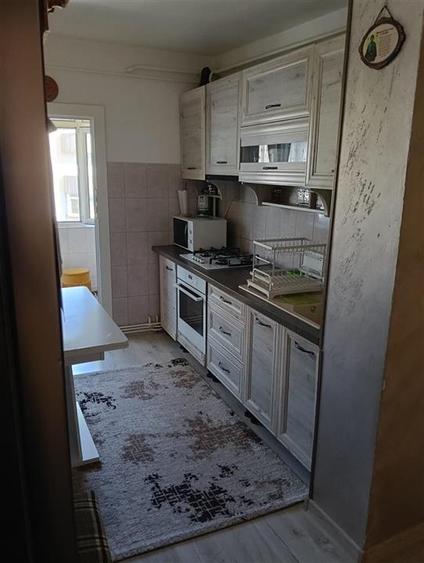 Apartament cu 3 camere decomandat în Canta