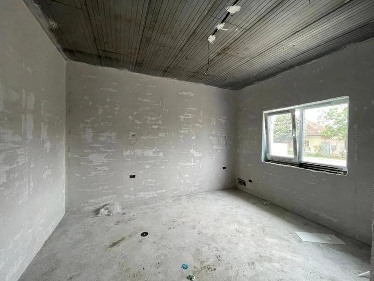 Casă cu 3 camere cu Teren 510 Mp în Giarmata