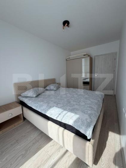 Inchiriez apartament- 3 camere, zona Maurer - 8