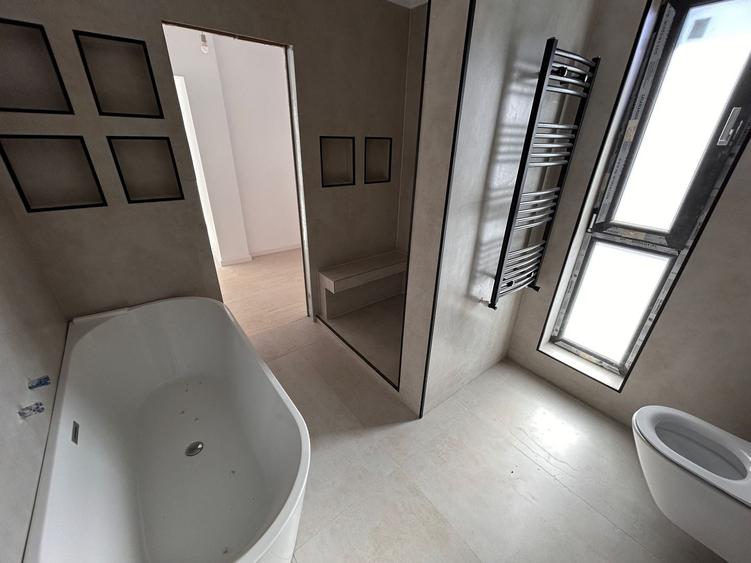 Duplex cu 5 camere cu Canalizare în Central