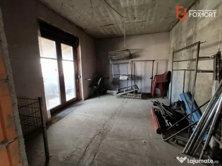 Casă cu 6 camere cu Teren 1088 Mp în Chișoda
