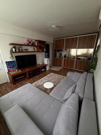 Apartament cu 2 camere decomandat în Bucur Obor