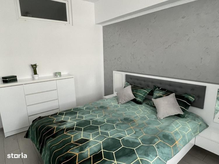 Apartament cu 3 camere decomandat în Exterior Vest