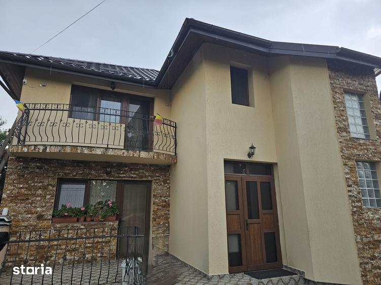 Casă cu 5 camere cu Teren 250 Mp în Cățelu
