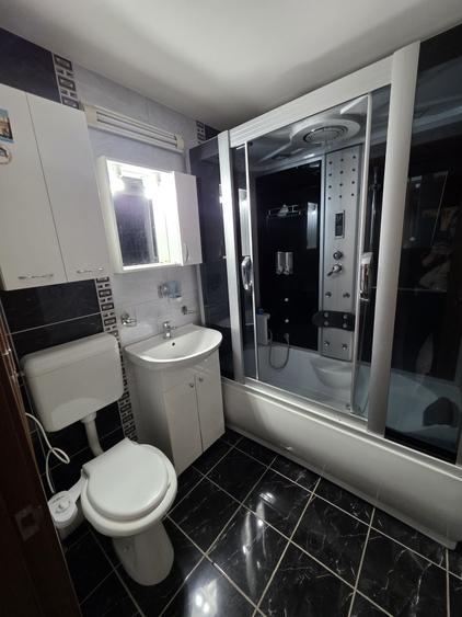 Apartament cu 3 camere decomandat în Rogerius