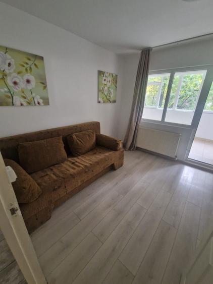 Apartament cu 4 camere decomandat în Militari