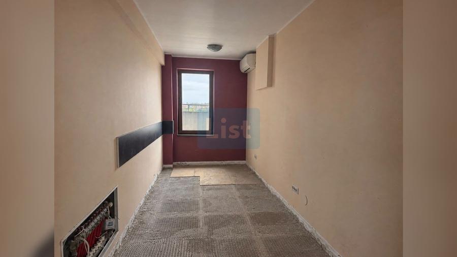 Apartament cu 4 camere în Țiglina 1