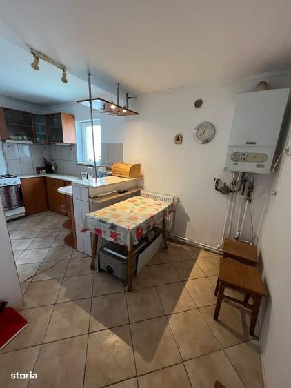 Casă cu 3 camere în Titulescu