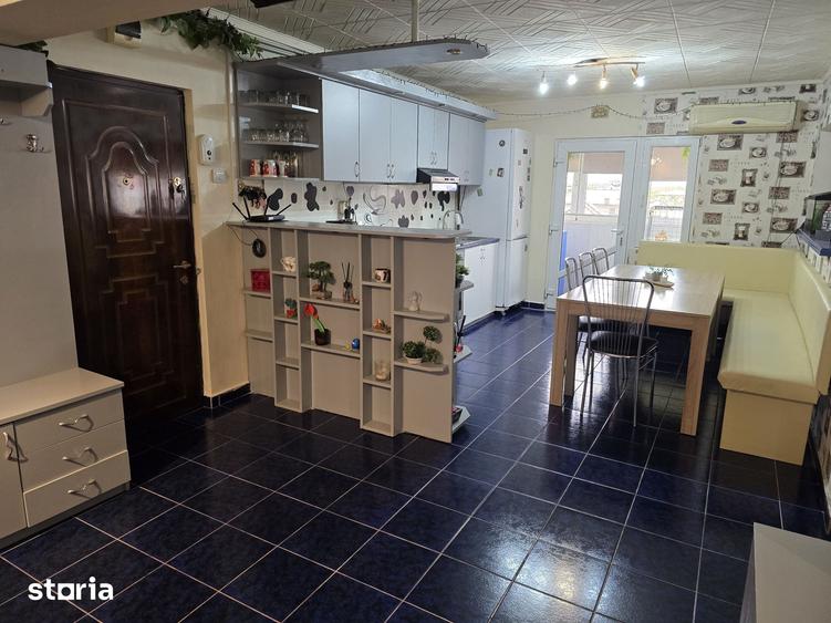 Apartament cu 4 camere în Vladimirescu