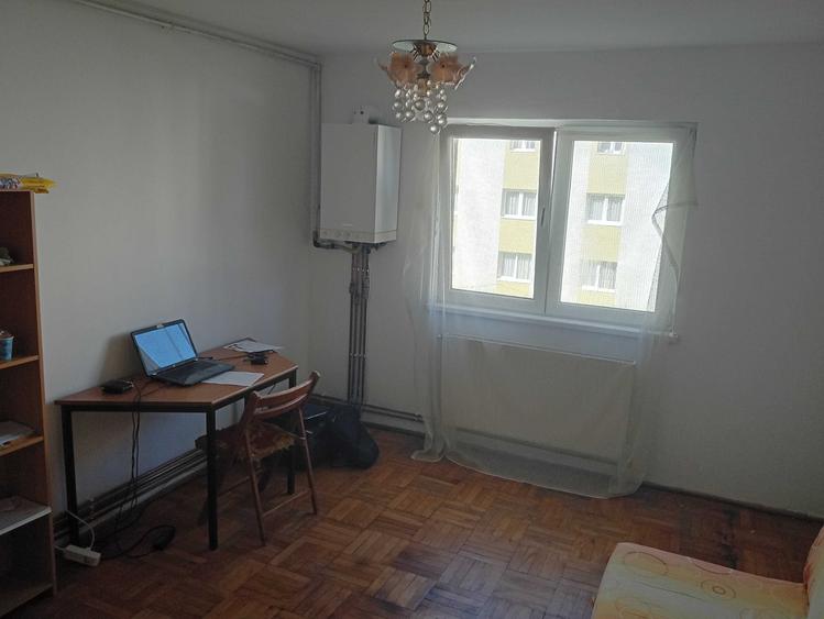 Garsonieră decomandată în Uzina 2