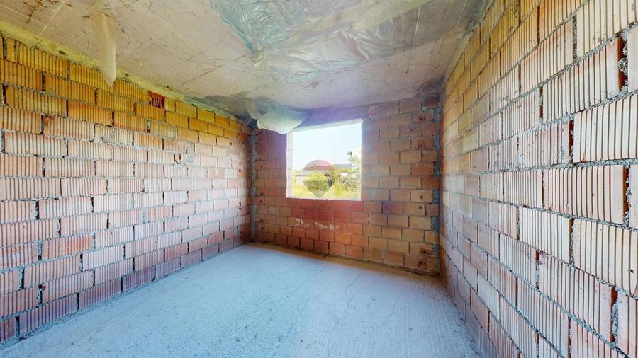 Casă individuală cu 5 camere cu Teren 1000 Mp în Cristian