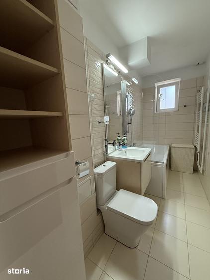 Apartament cu 4 camere semidecomandat, mobilat în Exterior Vest