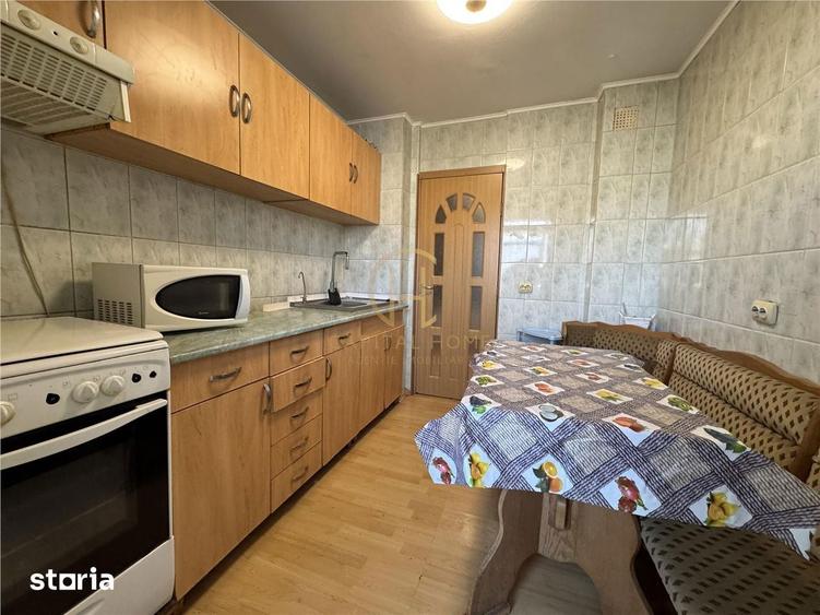 Apartament cu 3 camere decomandat în Canta