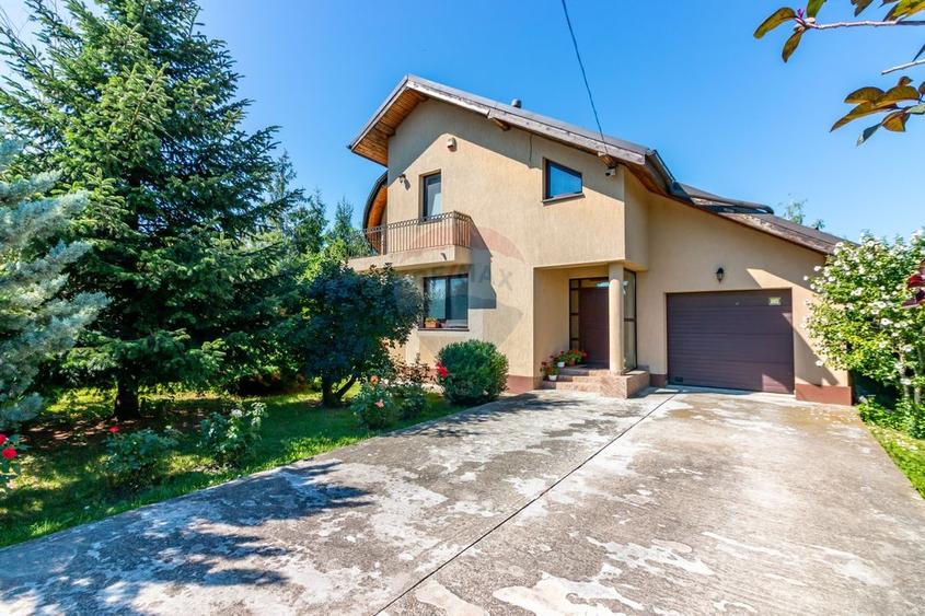 Casă individuală cu 5 camere cu Teren 801 Mp în Tamași