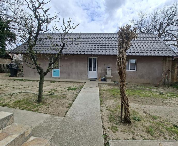Casă cu 4 camere în Covăsinț