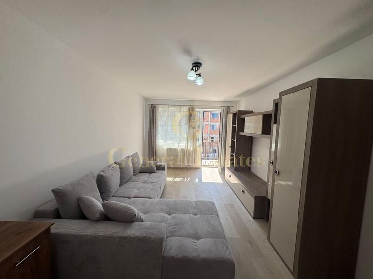 Apartament cu 2 camere decomandat în Tractorul