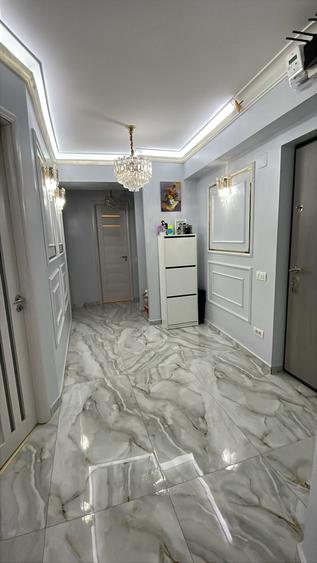 Apartament cu 3 camere decomandat în Colentina