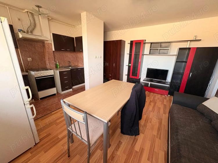Apartament cu 2 camere semidecomandat în Girocului