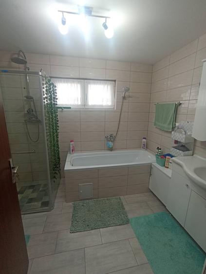 Casă individuală cu 2 camere cu Canalizare în Simeria