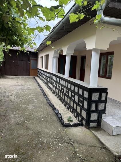 Casă cu 3 camere cu Teren 1000 Mp în Exterior Vest
