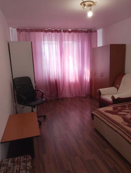 Apartament cu 2 camere decomandat în Berceni