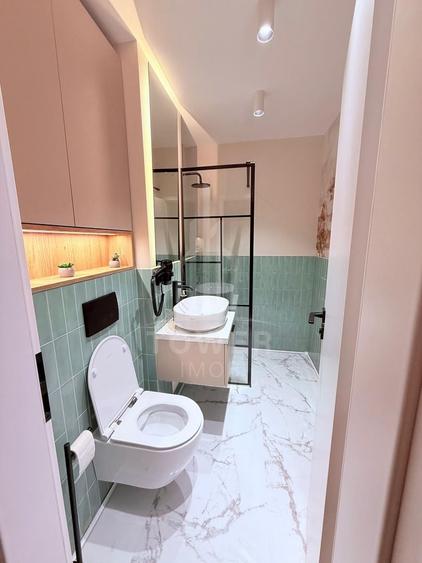 Apartament cu 2 camere decomandat, mobilat în Central