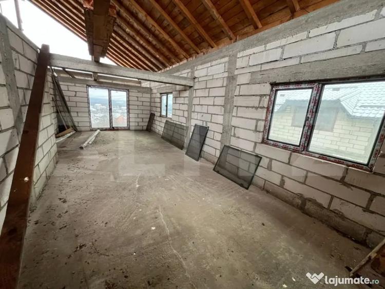 Casă cu 6 camere cu Teren 500 Mp în Central
