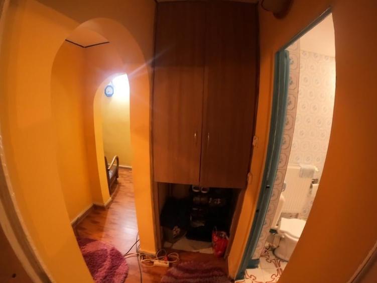 Apartament cu 4 camere decomandat în Central