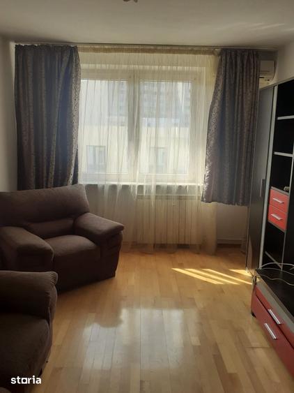 Apartament cu 3 camere semidecomandat în Pantelimon