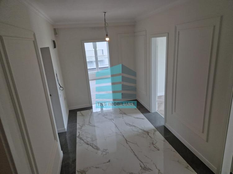 Penthouse cu 4 camere decomandat în Theodor Pallady