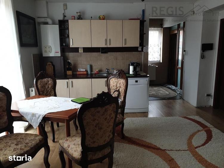 Casă cu 8 camere cu Teren 400 Mp în Central