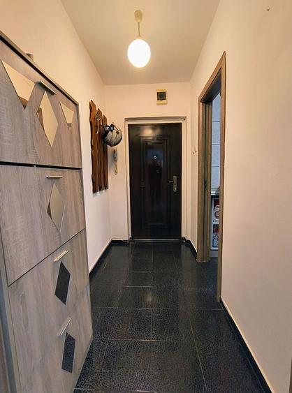 Apartament cu 2 camere semidecomandat, mobilat în Gara de Nord