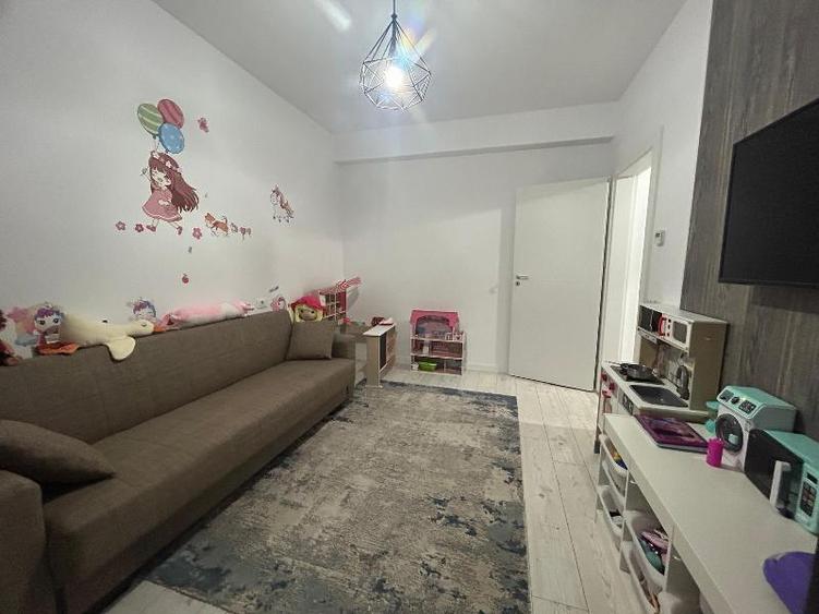Casă cu 5 camere cu Teren 218 Mp în Prelungirea Ghencea