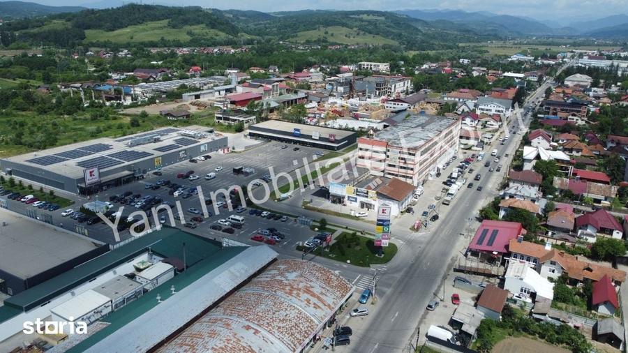 Spațiu comercial, de 9,500 mp, în Curtea de Argeș