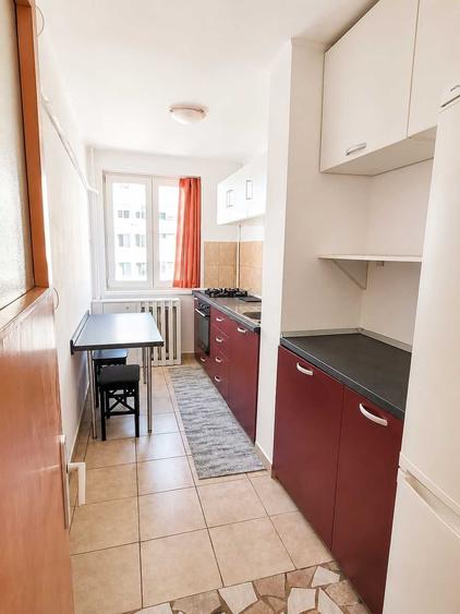 Apartament cu 2 camere decomandat în Baba Novac