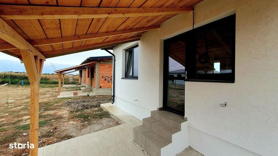 Casă cu 3 camere cu Teren 328 Mp în Crevedia