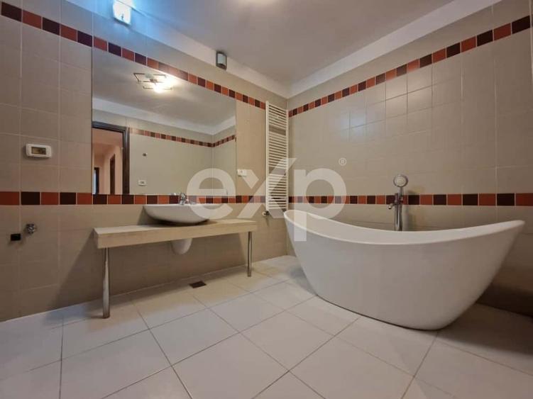 Apartament cu 3 camere decomandat în Șoseaua Nordului