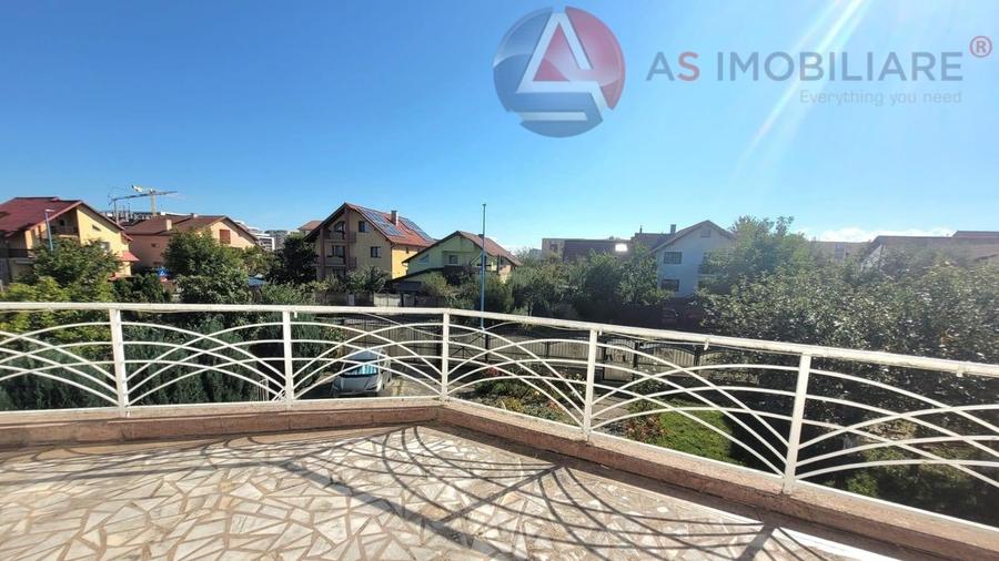 Casă cu 6 camere cu Canalizare în Tractorul