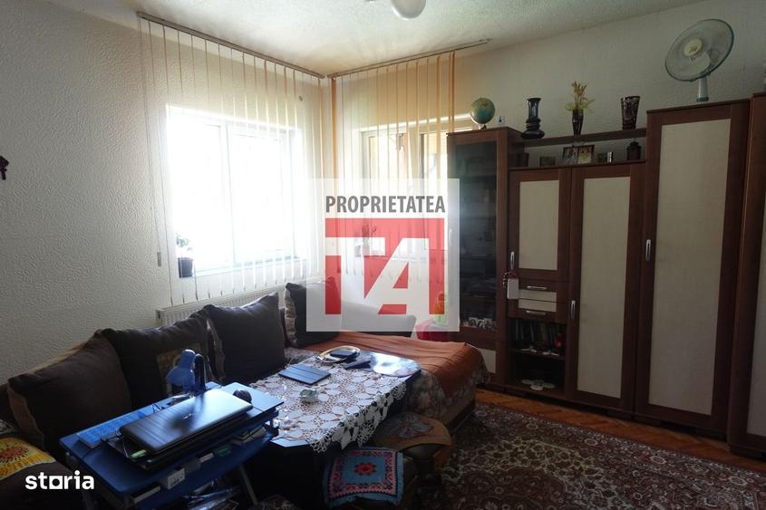 Casă cu 3 camere cu Teren 200 Mp în Central
