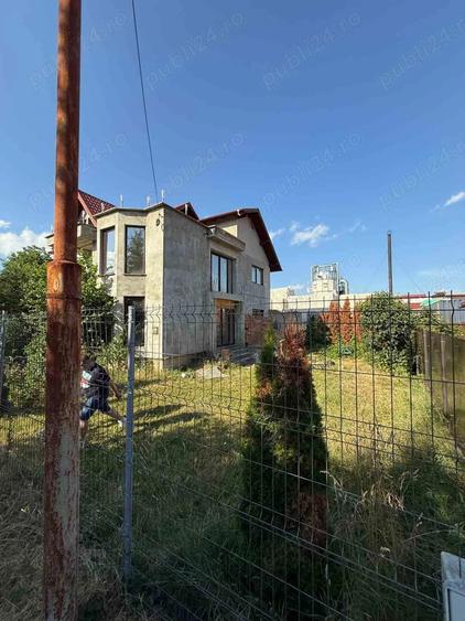 Casă cu 5 camere cu Teren 335 Mp în Mușcel