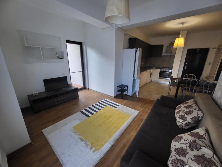 Apartament cu 2 camere semidecomandat în Plopilor